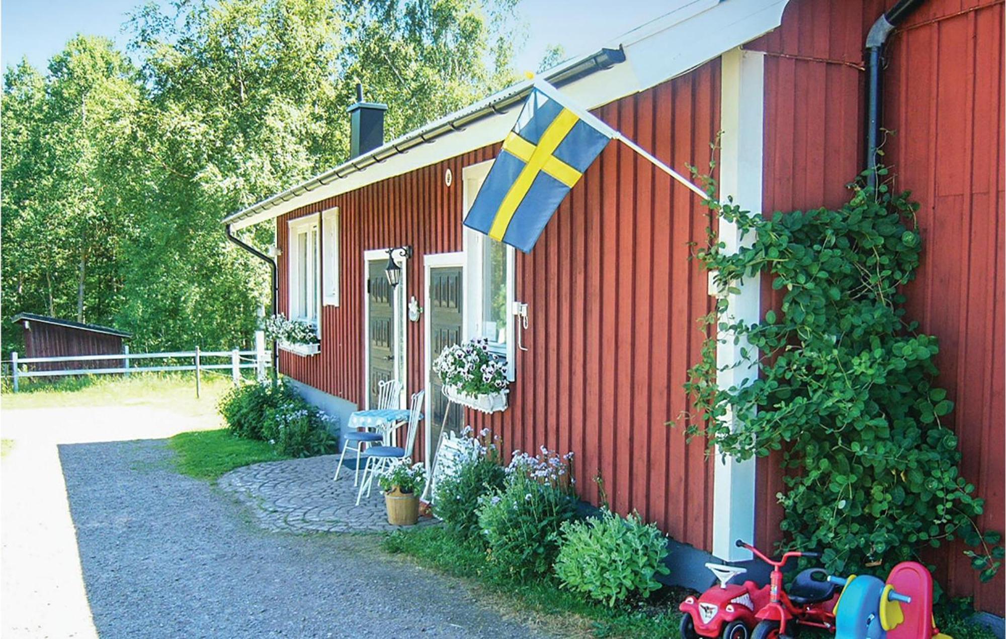 2 Bedroom Amazing Home In Vimmerby Exterior photo